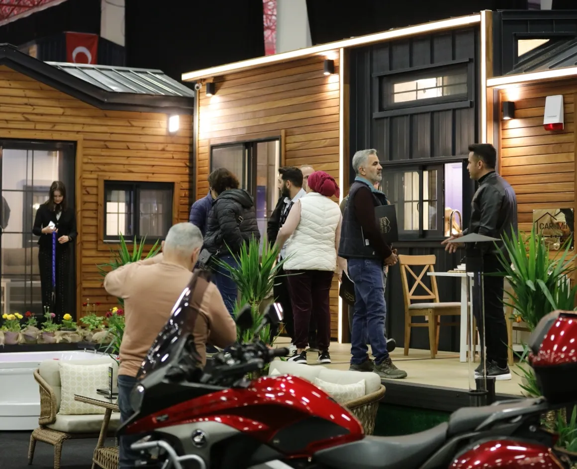 CaravanPort Antalya tiny house standı